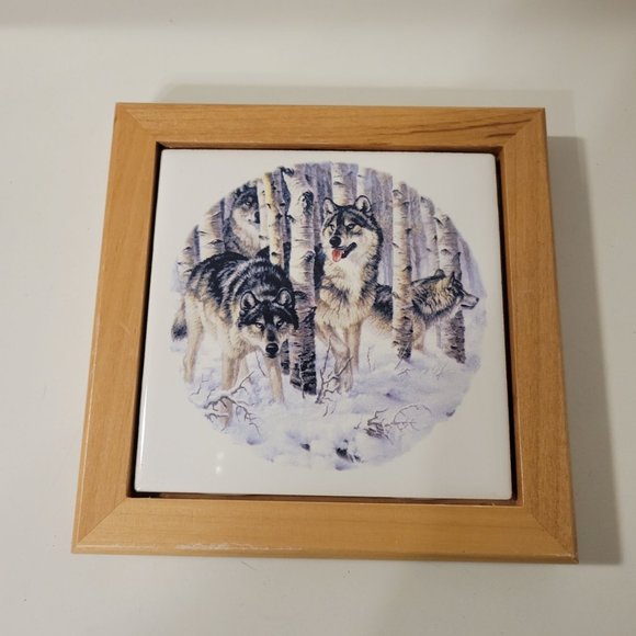EP Ceramim Multicolor  Tile Trivet in Wood Frame Wolves - Picture 1 of 3